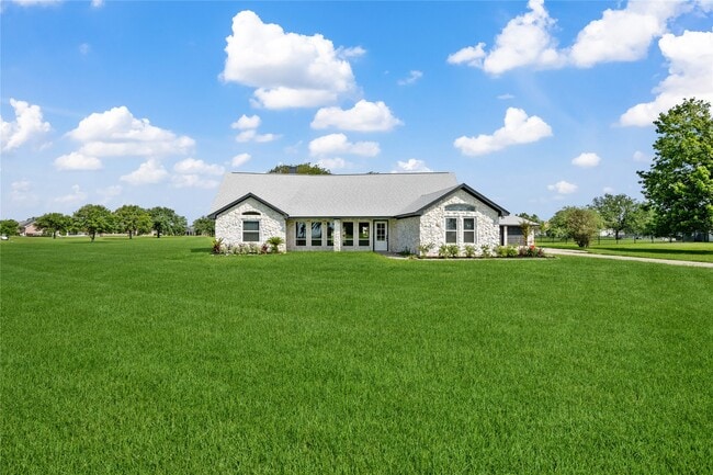 9035 Point Dr in Beach City, TX - Building Photo - Building Photo