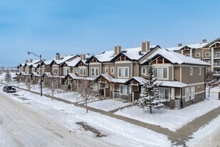 127 Prestwick SE in Calgary, AB - Building Photo