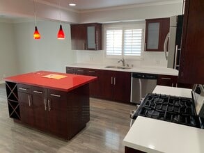 7649 Orion Ave in Van Nuys, CA - Building Photo - Building Photo