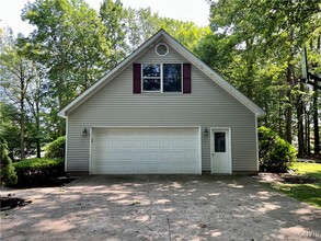 8 Margaret St in Oswego, NY - Foto de edificio - Building Photo