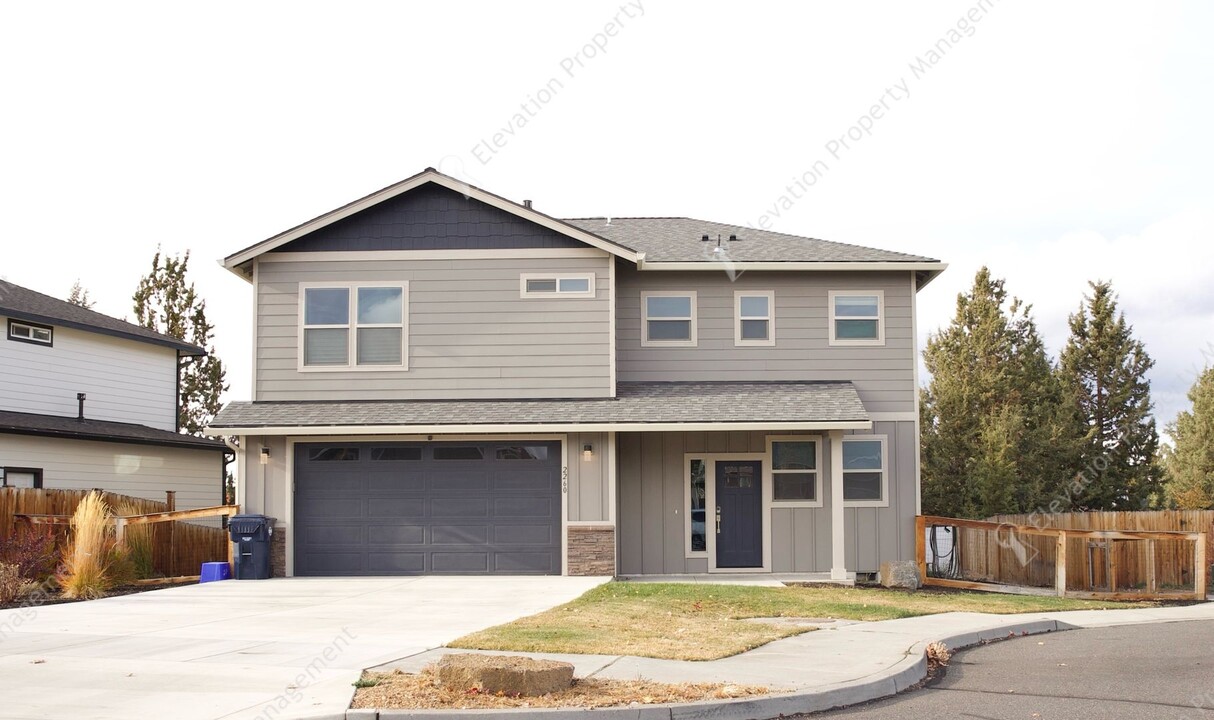 2260 NE Indigo Ln in Bend, OR - Building Photo