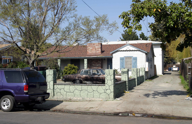 318 Redwood Ave in Redwood City, CA - Building Photo - Building Photo