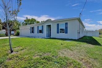 1744 SE North Blackwell Dr in Port St. Lucie, FL - Building Photo - Building Photo