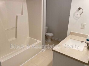 2110 Breezeway Dr in Raleigh, NC - Building Photo - Building Photo