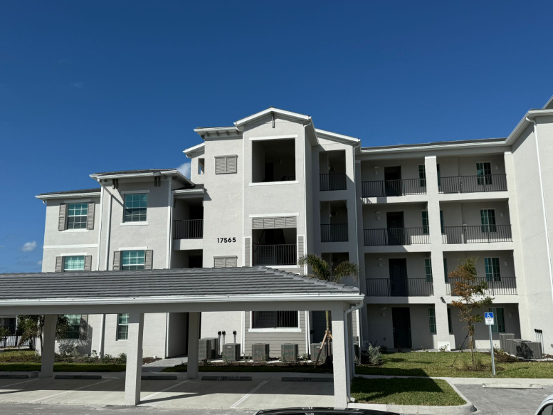 17595 Opal Sand Dr in Venice, FL - Building Photo