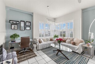 2421 Lake Pancoast Dr in Miami Beach, FL - Building Photo