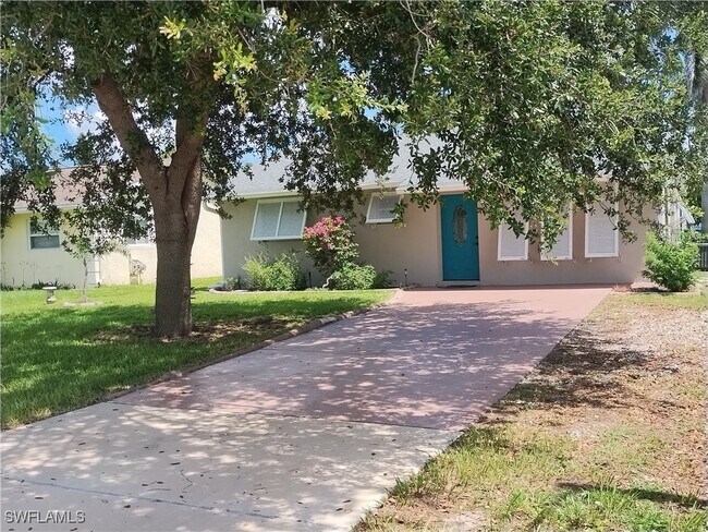 831 106th Ave N in Naples, FL - Building Photo - Building Photo