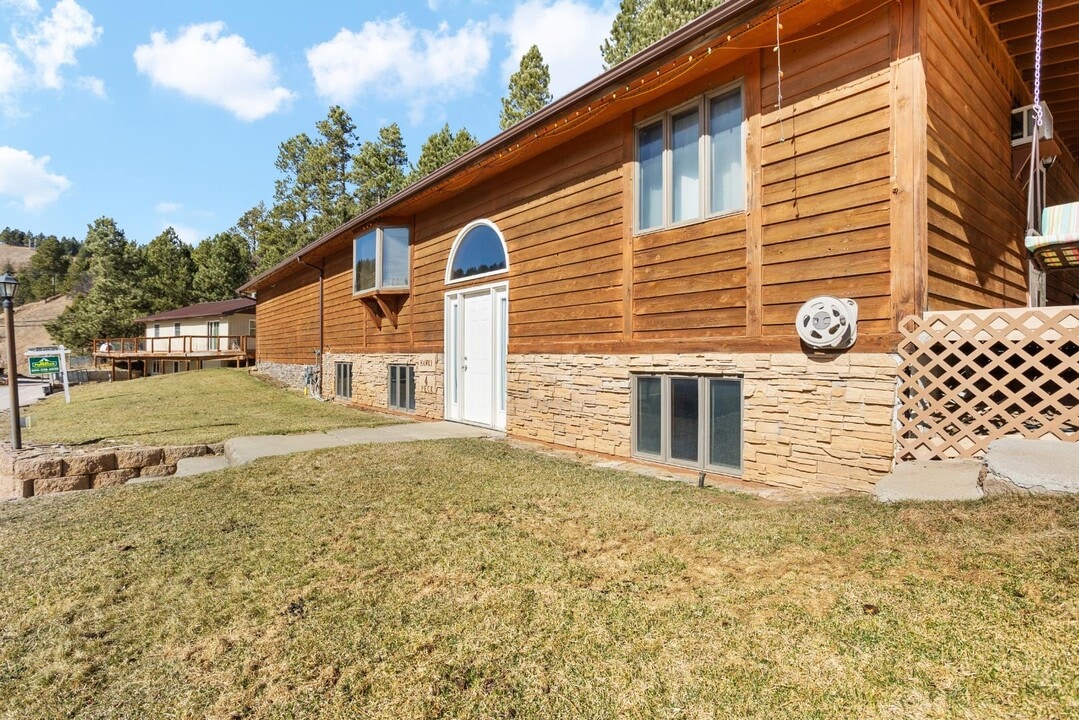 4 Peck St in Deadwood, SD - Building Photo