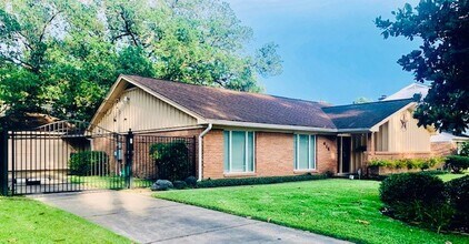 614 Bendwood Dr in Houston, TX - Building Photo - Building Photo