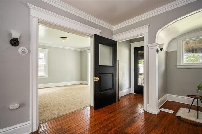 property at 117 Kenwood Ave