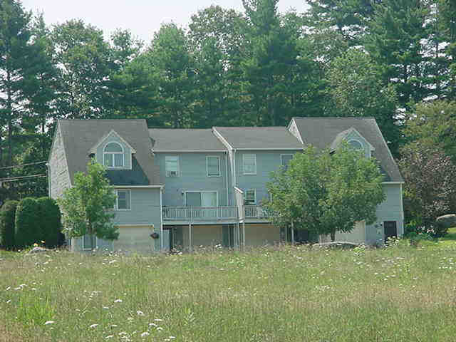 20 Fieldstone Est, Unit 20 in Newmarket, NH - Foto de edificio - Building Photo