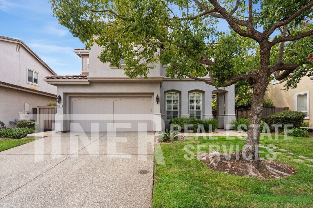 1397 Haddington Dr in Folsom, CA - Building Photo