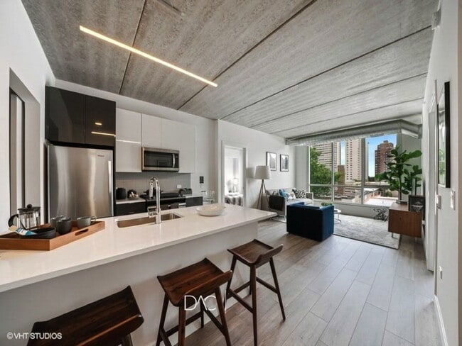 property at 3636 N Halsted St