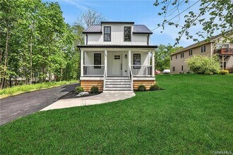 386 Lakeside Rd in Newburgh, NY - Building Photo - Building Photo