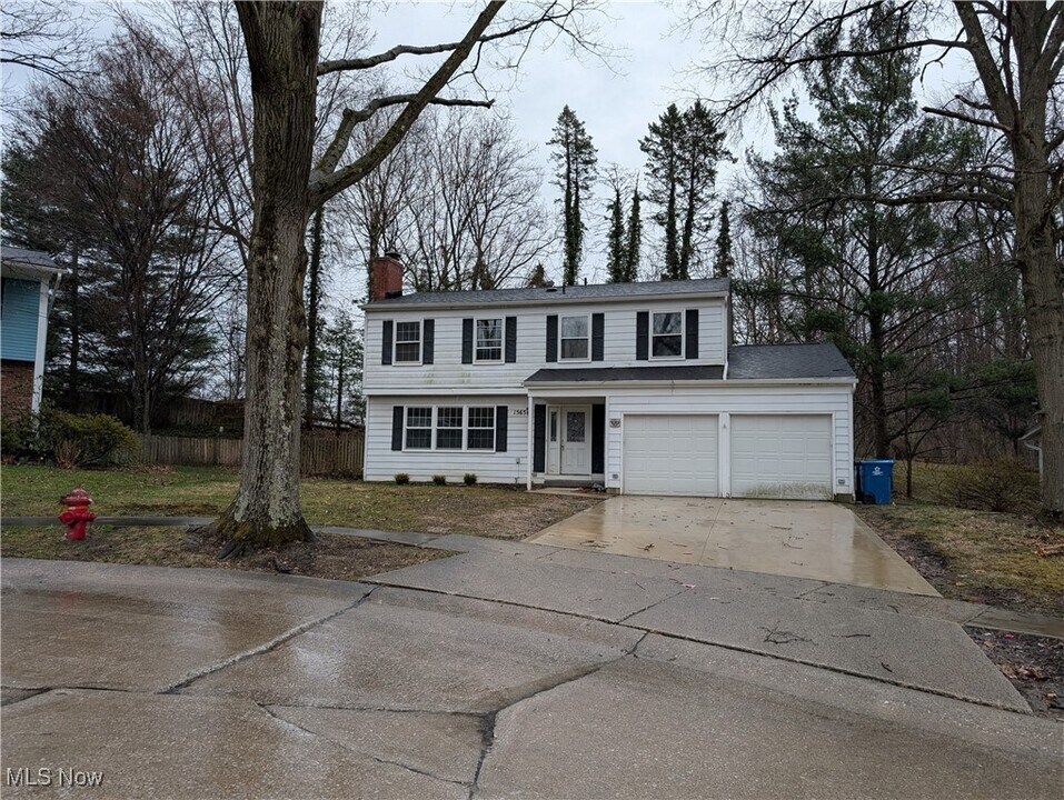 1565 Chadwick Rd in Kent, OH - Building Photo
