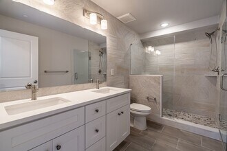 2147 Christian St, Unit #1 in Philadelphia, PA - Building Photo - Building Photo