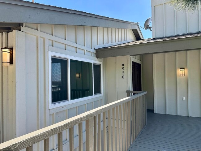 6920 Country Club Dr in San Diego, CA - Building Photo - Building Photo