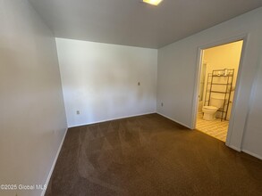 524 Maple Ave in Saratoga Springs, NY - Building Photo - Building Photo