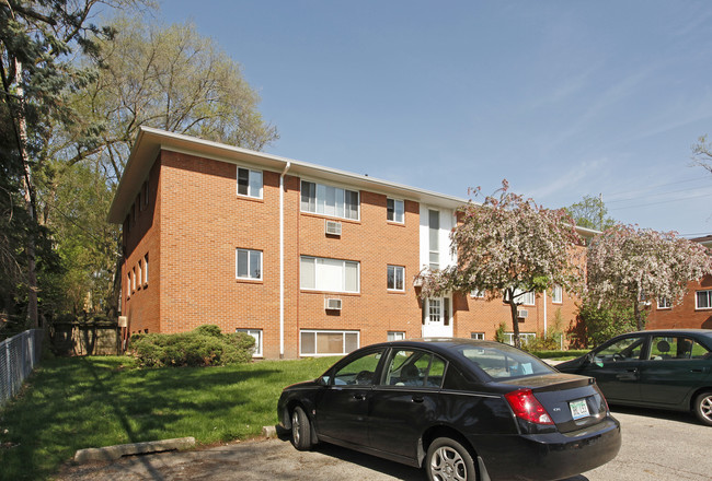 Brookport Apartments in East Lansing, MI - Foto de edificio - Building Photo