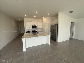 17699 Paradiso Wy in North Fort Myers, FL - Building Photo - Building Photo