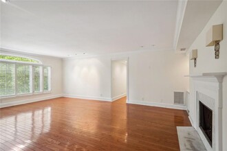 3638 Peachtree St NE-Unit -404 in Atlanta, GA - Building Photo - Building Photo