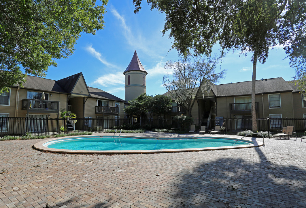 Foxcroft Apartments in Tampa, FL - Building Photo