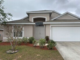 136 Grantham Dr in Davenport, FL - Building Photo