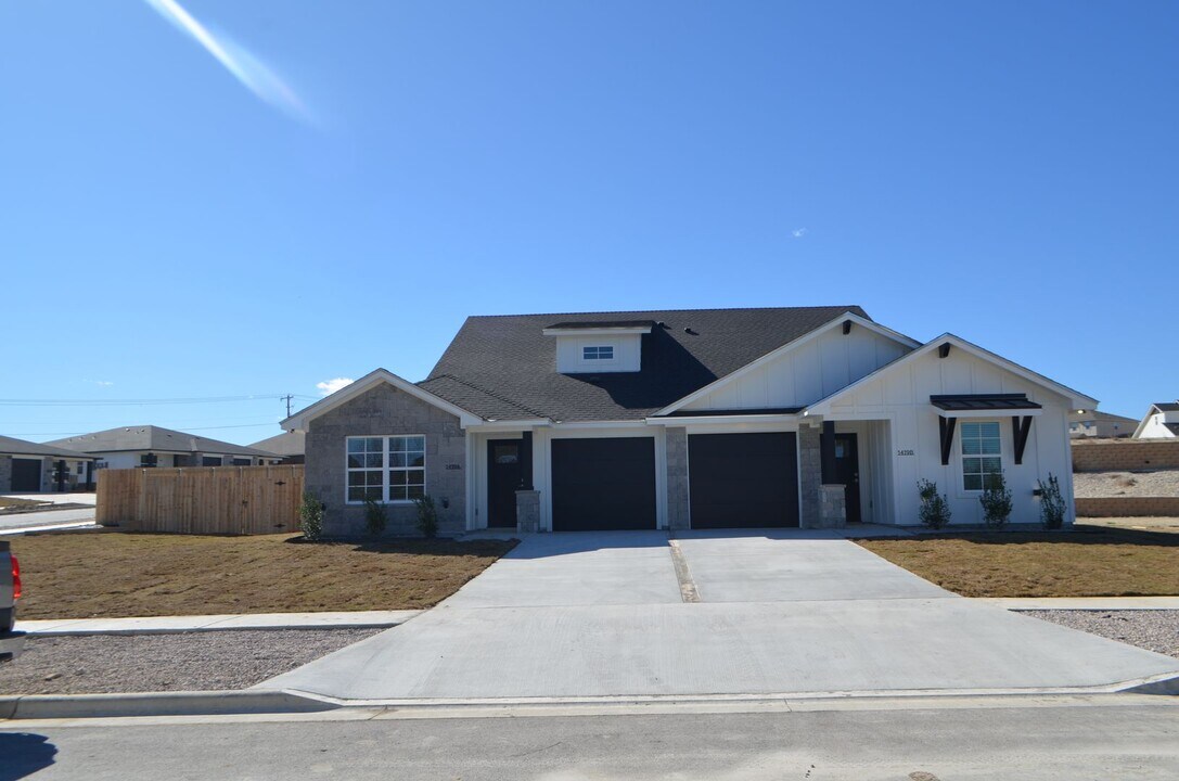 1419 Indian Camp Trail in Copperas Cove, TX - Building Photo