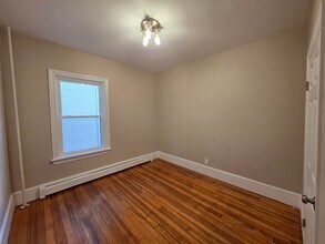 2 Louisbourg Pl in Providence, RI - Building Photo - Building Photo