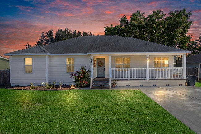 property at 5814 Killarney Ave