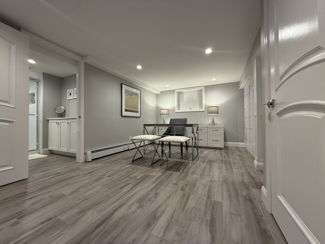 36 Woodfield Ave, Unit 1 in Northport, NY - Building Photo - Building Photo