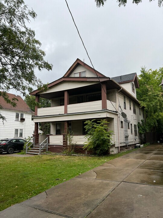 12209 Corlett Ave in Cleveland, OH - Building Photo