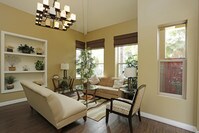 Business Center - Nobel Court Apartamentos in San Diego, California