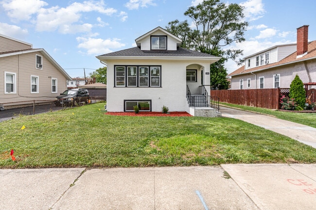 property at 1906 S 2nd Ave