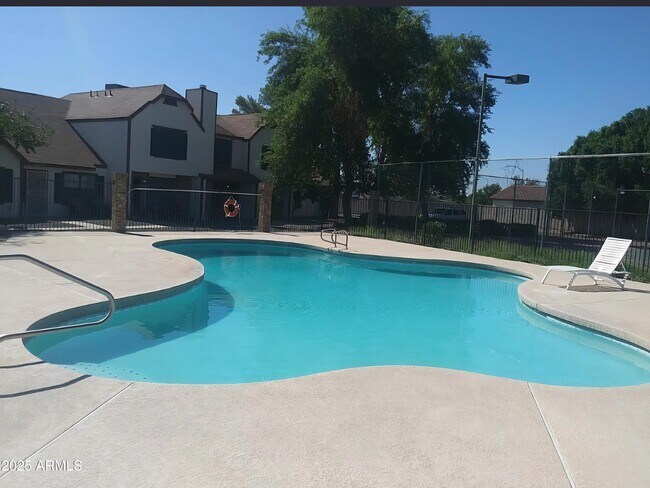 6607 W Jamaica Dr in Glendale, AZ - Building Photo - Building Photo