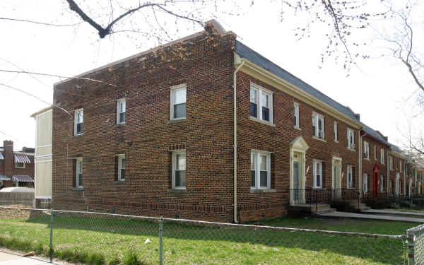 1329 Orren St NE in Washington, DC - Foto de edificio