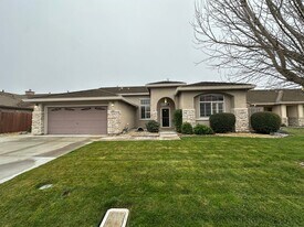 1834 Treeline Way in Manteca, CA - Building Photo