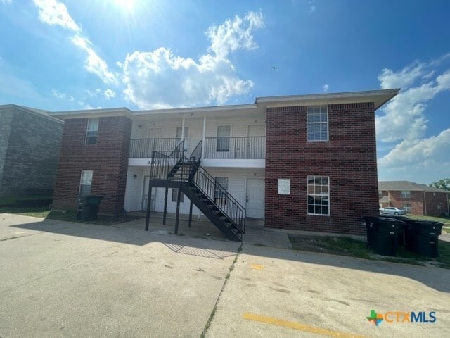 property at 3201 Hereford Ln