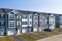 Franklin Square Apartments/Townhomes photo'