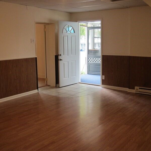 Coin-Op Laundry, Apartments, Townhouses in Hagerstown, MD - Foto de edificio - Building Photo