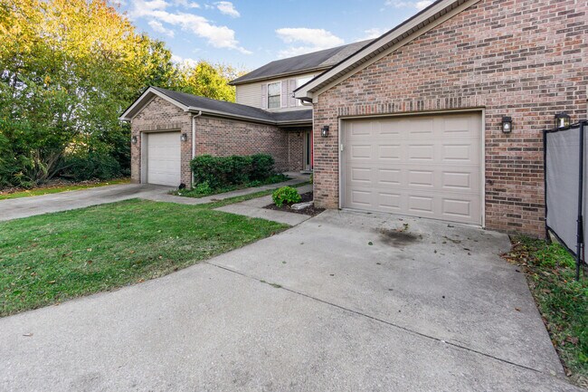 306 Alex Ln in Lexington, KY - Building Photo - Building Photo