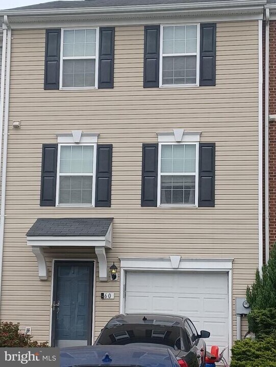 60 Natural Way in Martinsburg, WV - Building Photo