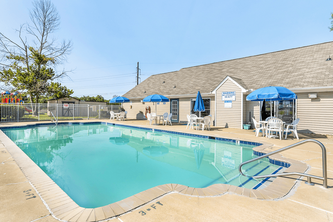 Columbia Hills Apartments in Columbia, TN - Foto de edificio - Building Photo