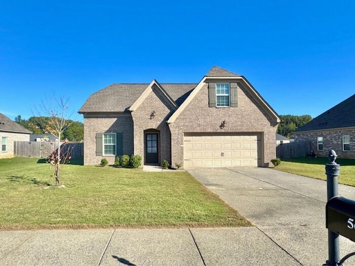 5696 Matthew Dr in Horn Lake, MS - Building Photo