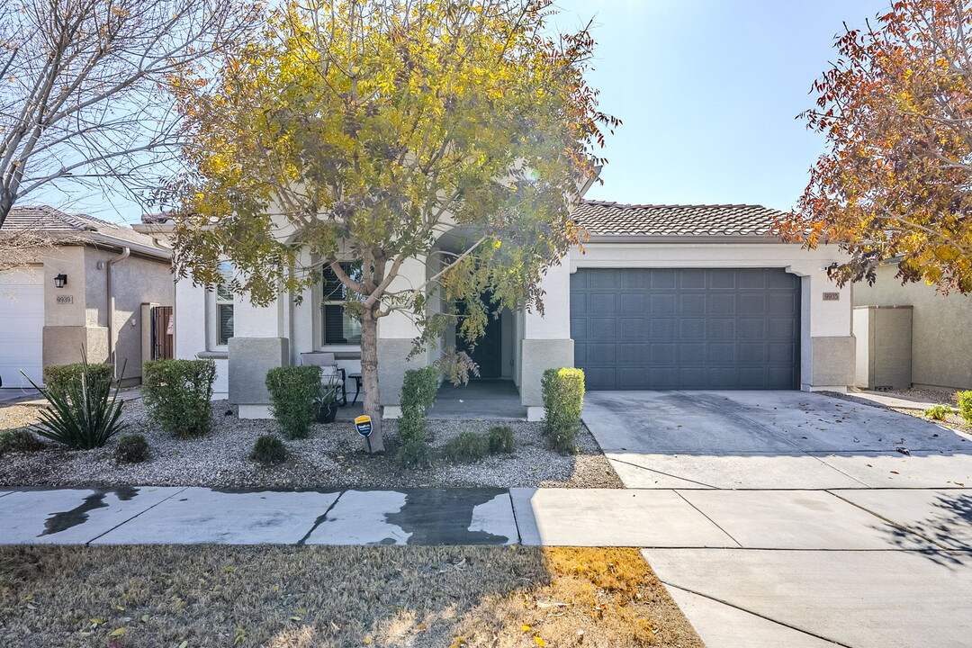 9935 E Thornbush Ave in Mesa, AZ - Building Photo