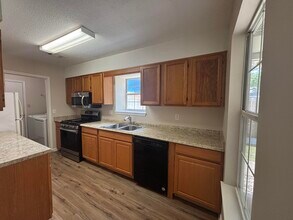 1859 Heartland Dr in Fort Walton Beach, FL - Building Photo - Building Photo