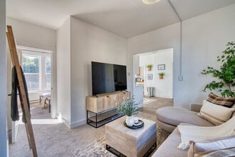 3029 S Water Ave in Portland, OR - Building Photo - Building Photo