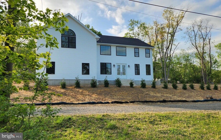 2627 County Line Rd in Chalfont, PA - Building Photo