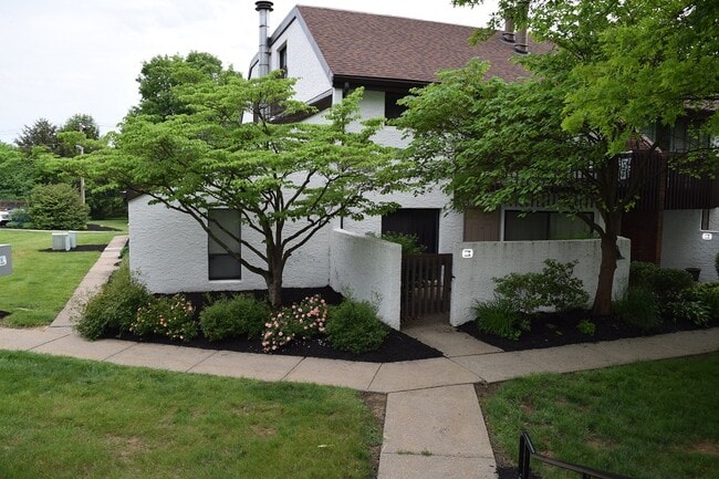 property at 801 Stratford Dr