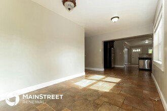 104 Ramona Cir in Palm Harbor, FL - Building Photo - Building Photo